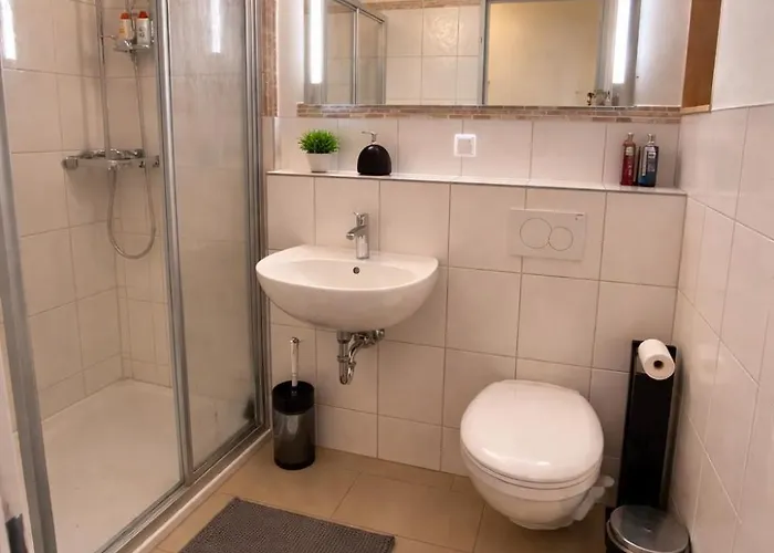 Modernes Mit Balkon & Smart Tv Bei Hamburg * Reinbek