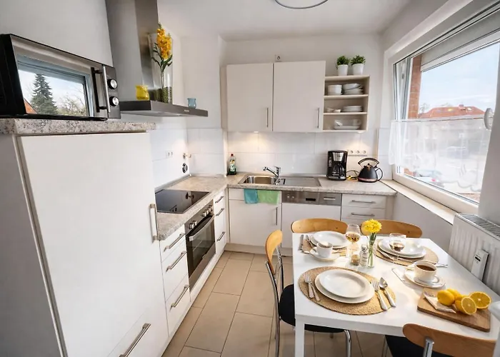 Modernes Mit Balkon & Smart Tv Bei Hamburg